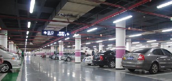 現(xiàn)代化停車場(chǎng)的創(chuàng)新服務(wù)理念 從“停車位”到“出行服務(wù)節(jié)點(diǎn)”